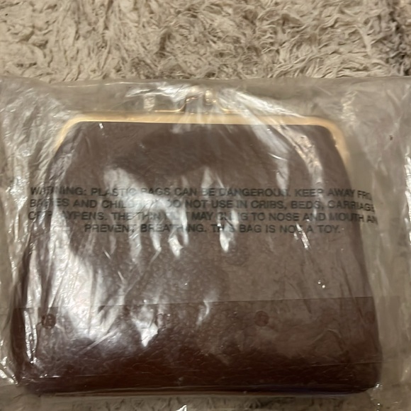 Dooney and Bourke coin credit card purse - Picture 2 of 2